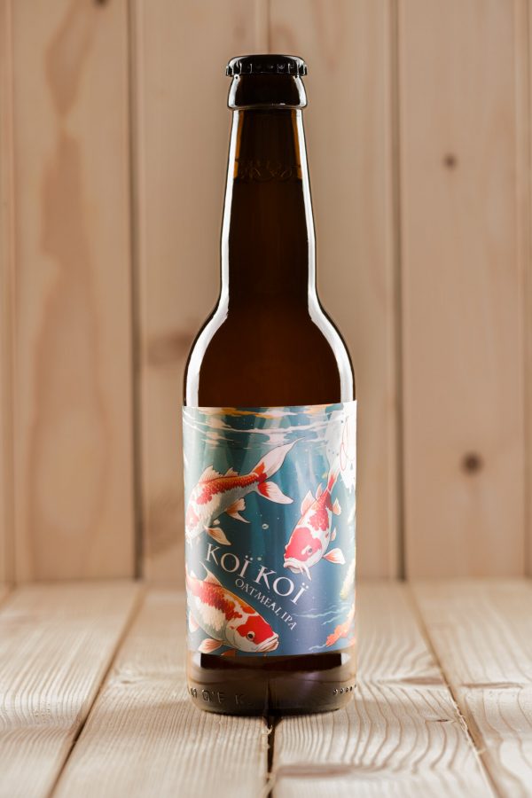 koi-koi-oatmeal-ipa-kveik-6-5.jpg Bouteille de Koï Koï, Oatmeal IPA artisanale à 6,5 % au corps soyeux