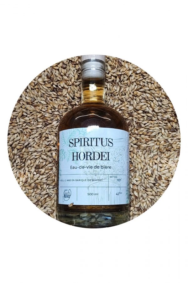 Bouteille de Spiritus Hordei, spiritueux à 42° distillé à partir de bière et vieilli 2 ans en barrique de whisky, légèrement herbacé